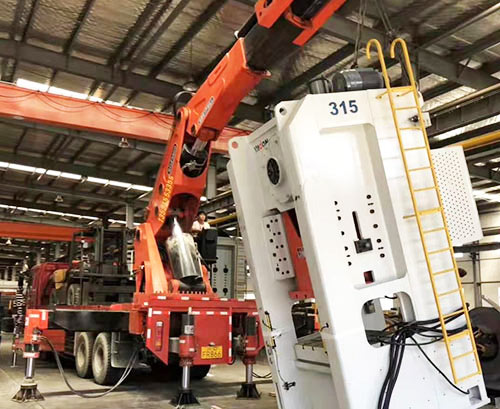 天心附近随车吊出租，轻松解决运输难题