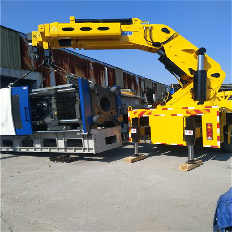 天心 大吨位折臂吊出租费用解析：一小时租赁多少钱