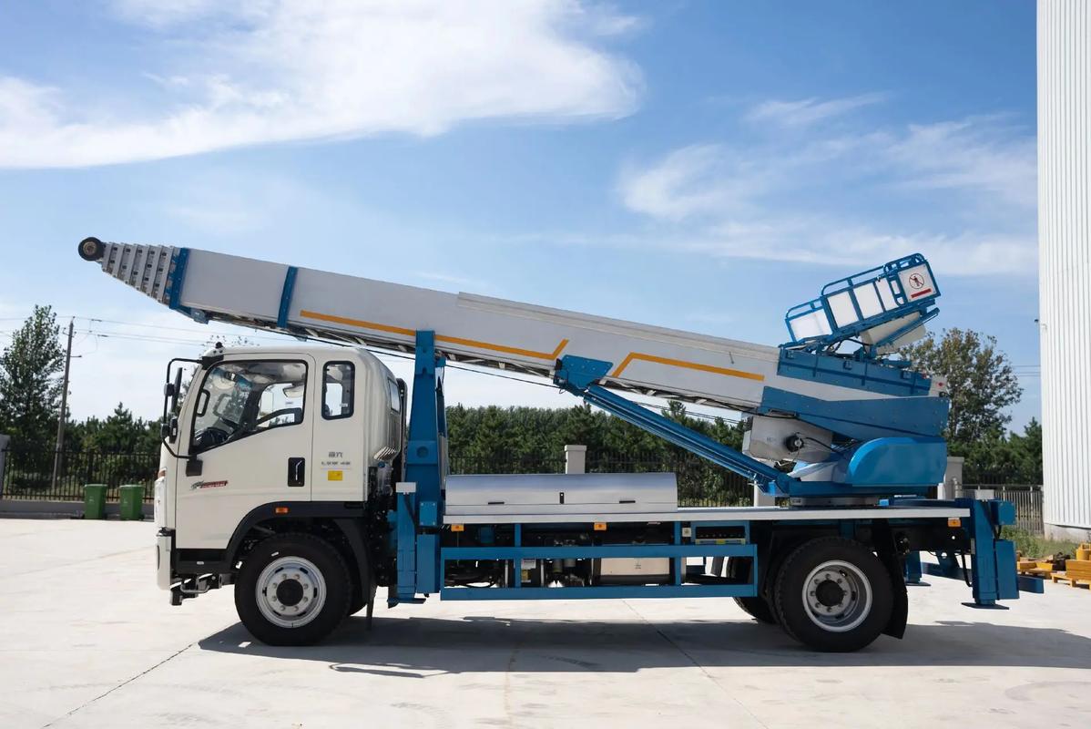 天心云梯上料车租赁费用