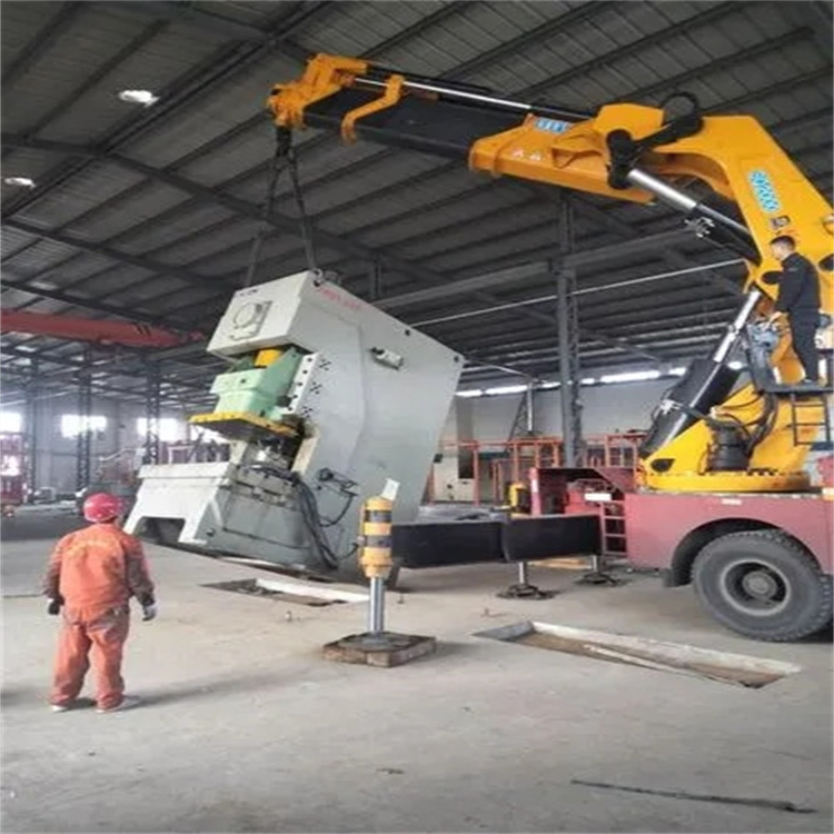 天心80吨折臂吊车出租附近电话